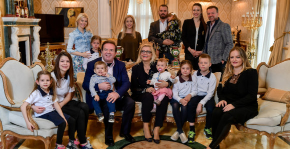 Uskoro snimanje filma o Karićima
