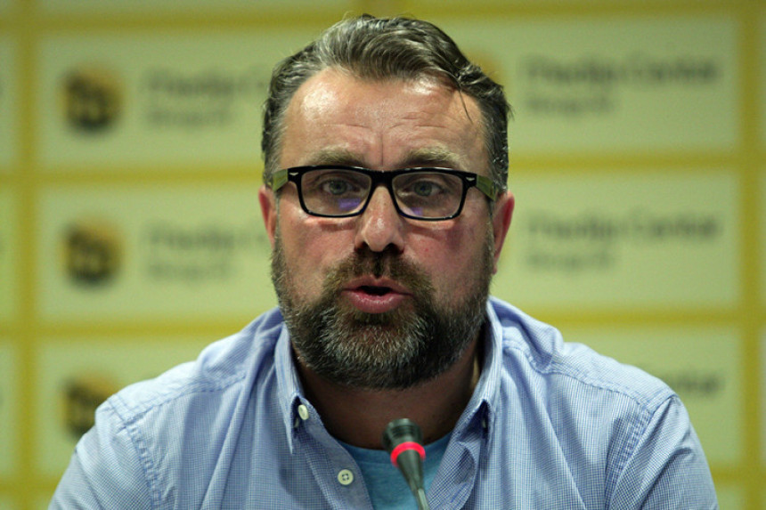 Cvetković tvrdi: Pucali na vozilo