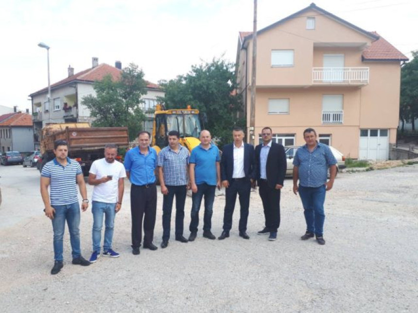 Невесиње: Кружни ток до 12. августа