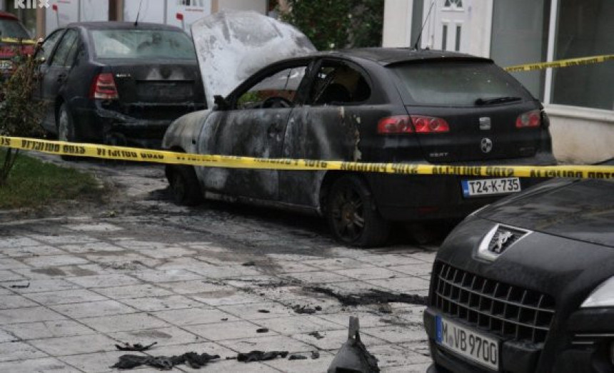 U Sarajevu gorjela četiri automobila