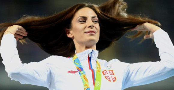 OI: Ivana, baš ti lijepo stoji! Nastaviće se ovo...!