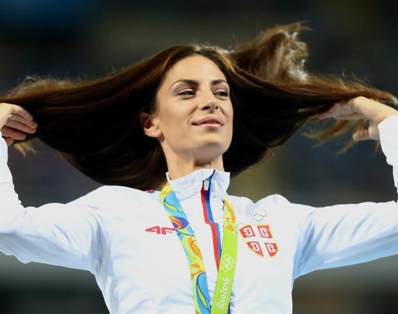 OI: Ivana, baš ti lijepo stoji! Nastaviće se ovo...!