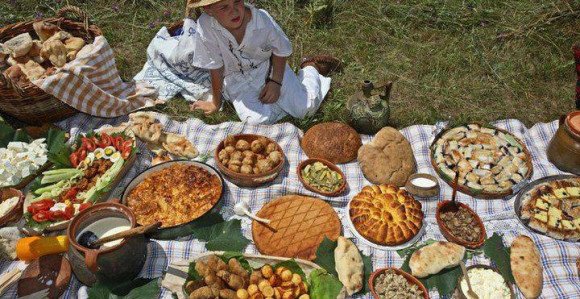 Domaćinska trpeza iz Semberije
