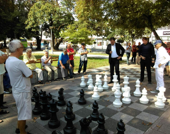 "Dostojanstvo penzionerima"