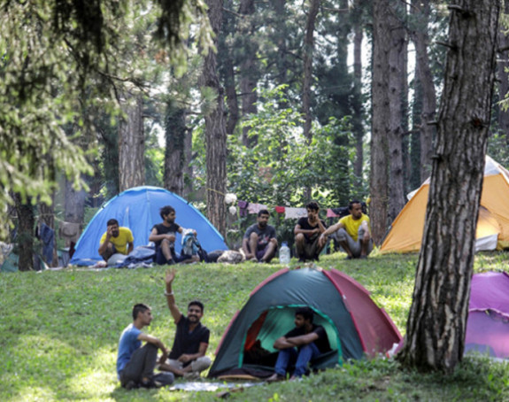 Bihać: Rođene tri bebe migranata