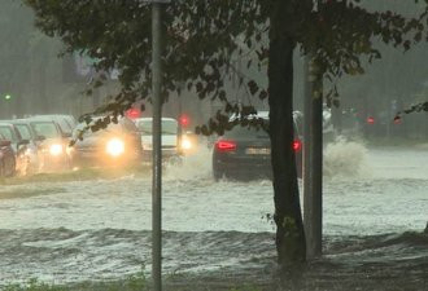 Јесен на Балкану: Повремене олује, поплаве, клизишта 
