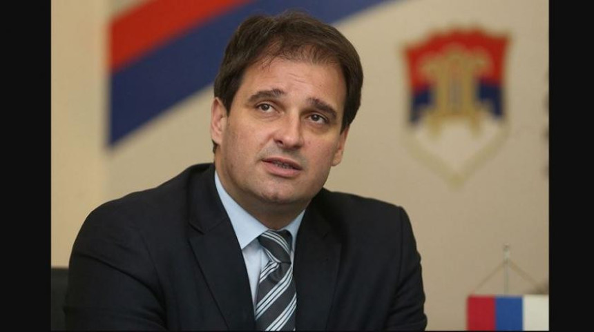 "Dodik se ponaša kao kockar, RS stavio kao zalog"