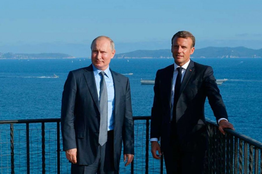 Pregovori Putina i Makrona iza zatvorenih vrata