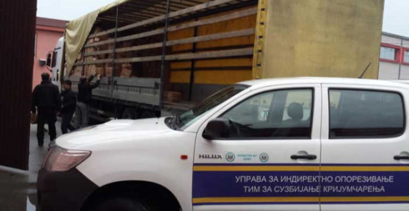 Oduzeti selfi štapovi vrijedni 20.000 KM