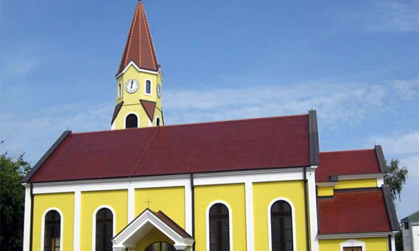 Porno snimcima ucijenili fratra