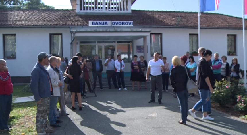 I radnici "Banje Dvorovi" u štrajku