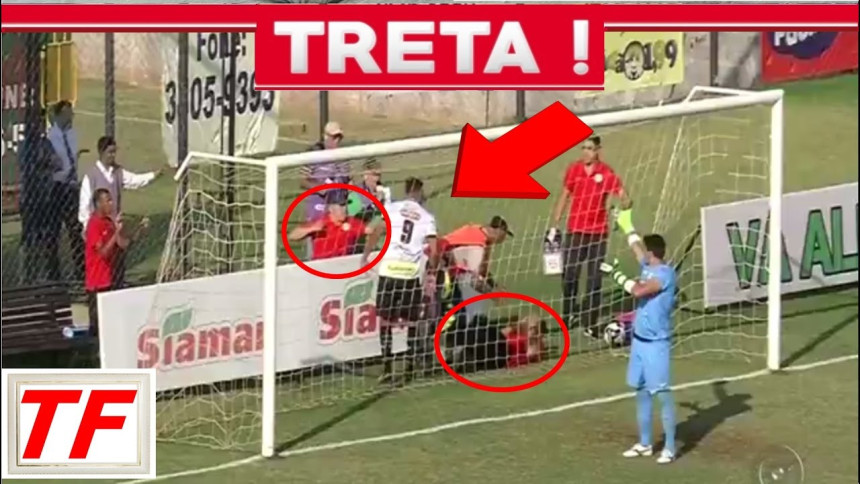 Video - Ludilo mozga: Tukao protivnike, sudije, pa napao saigrače?!