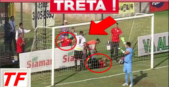 Video - Ludilo mozga: Tukao protivnike, sudije, pa napao saigrače?!
