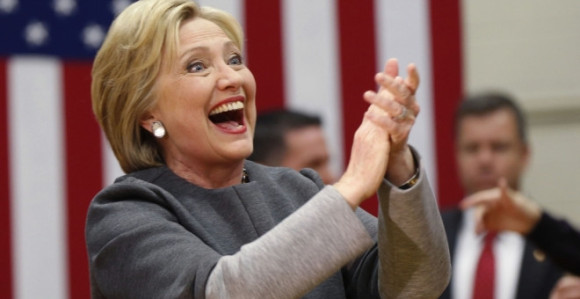 Gola Klintonova sa kopitama u Njujorku!