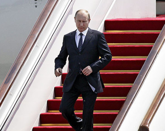 Putin doputovao večeras u Berlin