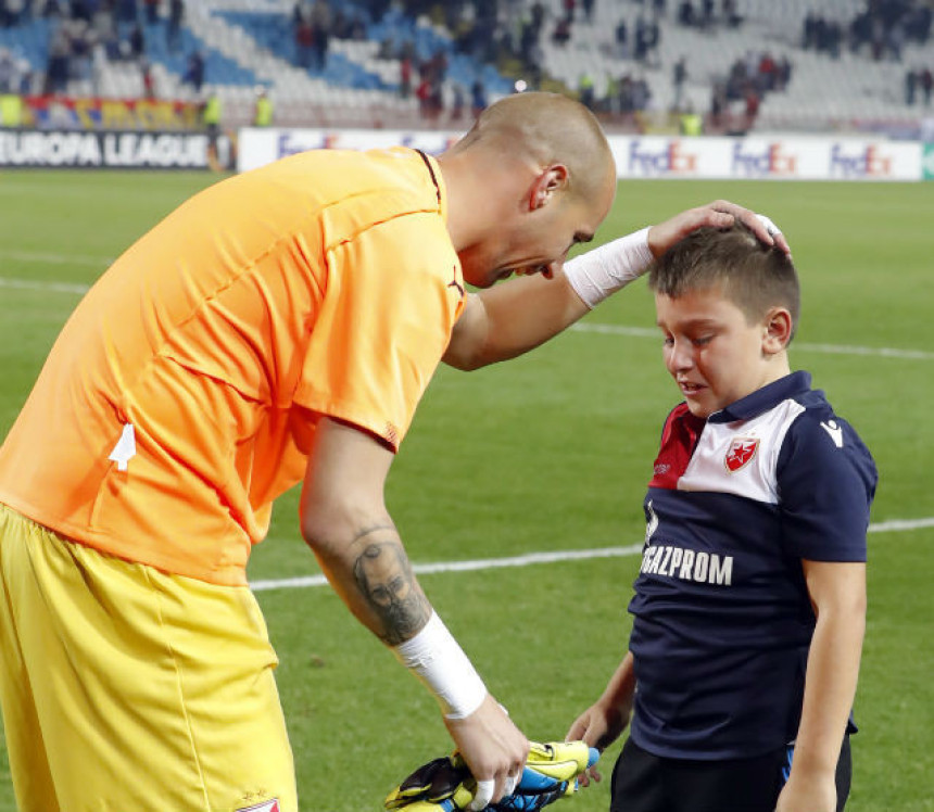 Fotka dana: Obriši suze, dečko...!