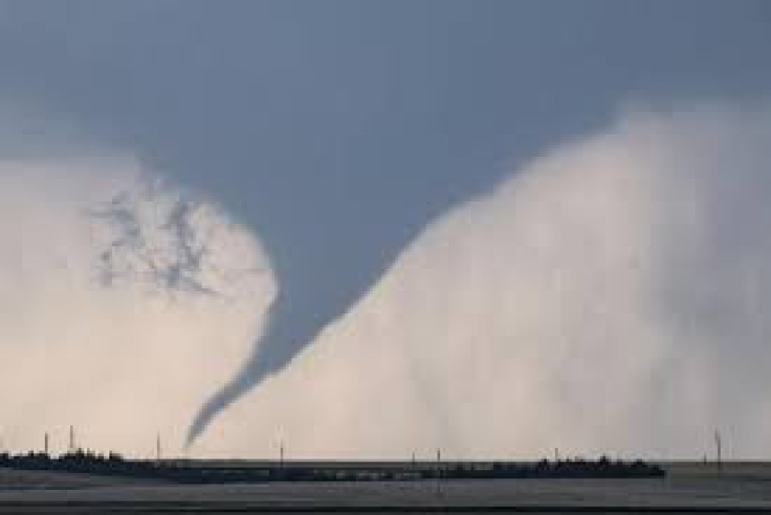 Tornado pogodio Floridu, oštetio kuće