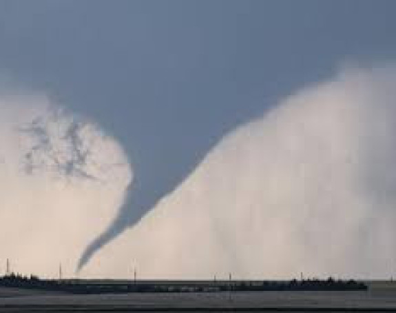 Tornado pogodio Floridu, oštetio kuće