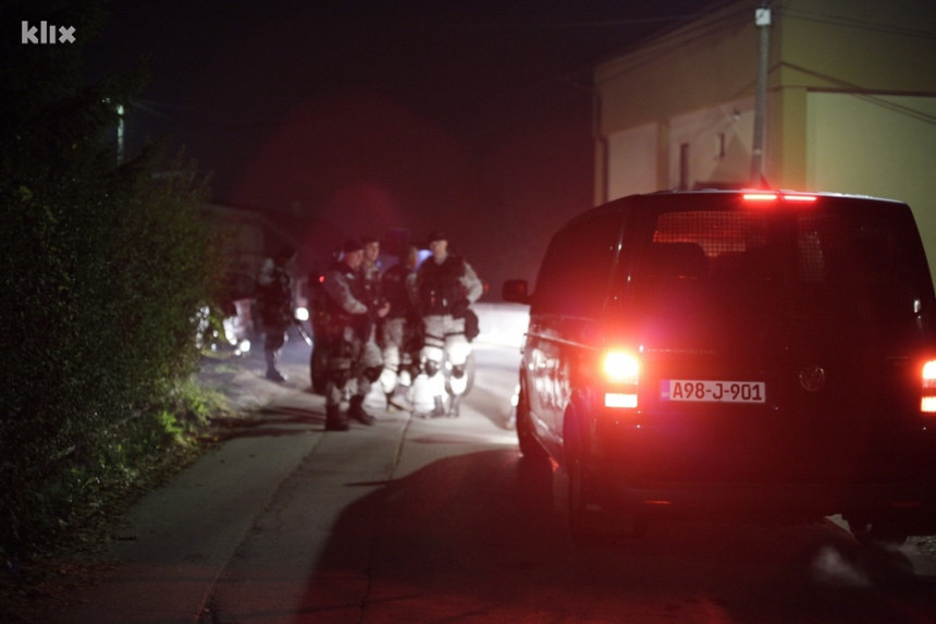 Osumnjičeni za ubistvo se raznio bombom