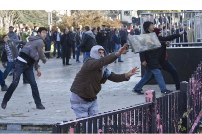 Одложен протест опозиције у Приштини