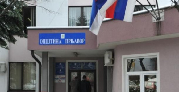 Наставак гомилања локалне администрације