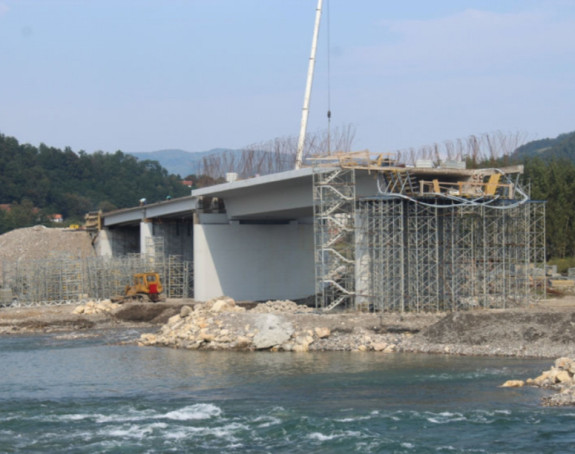 Neizvjestan prelaz kod "Bratoljuba"