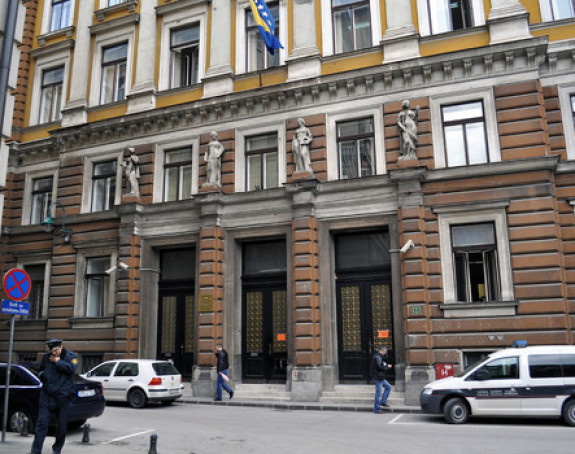 Jednomjesečni pritvor Zoranu Lončaru