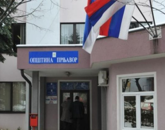 Nastavak gomilanja lokalne administracije