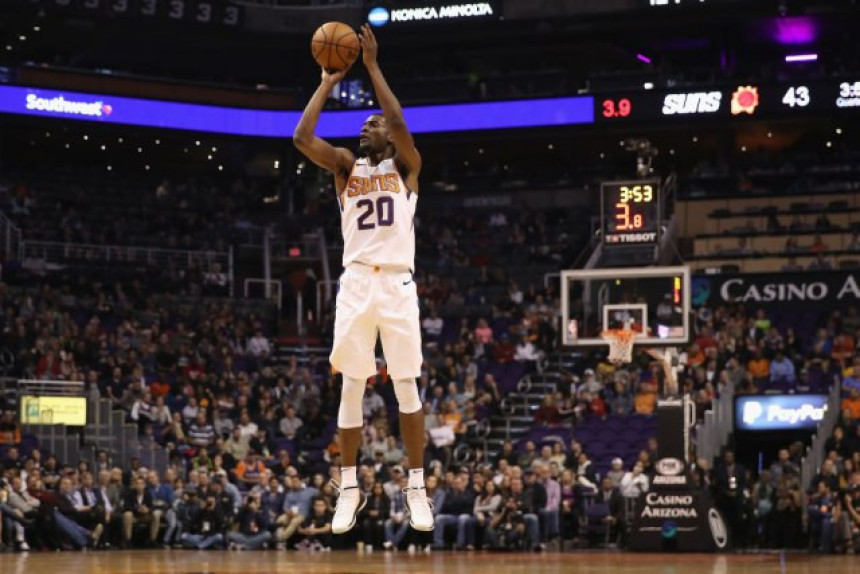 Hoćeš li je*eno da igraš ili šta?!