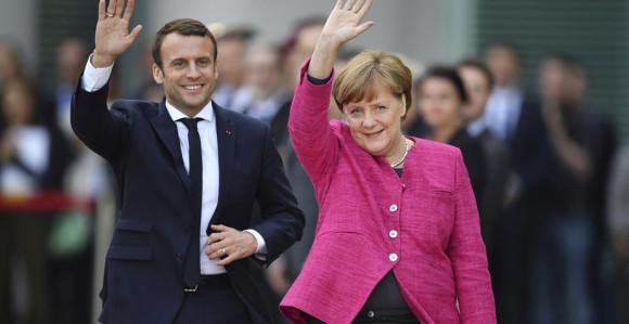 Merkel i Makron o odbrani, evru...
