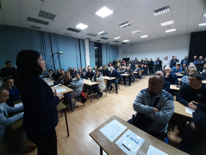 "Nije vrijeme da pognemo glave i zaćutimo"