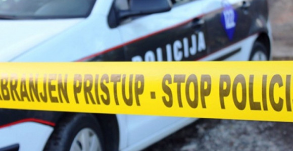 Kamenovana vozila hrvatskih tablica kod Mostara