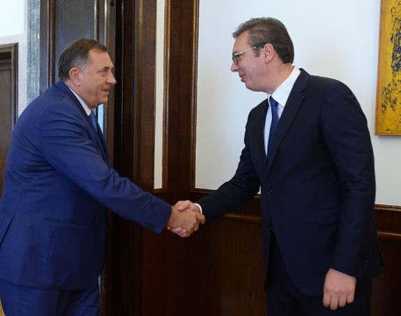 Vučić čestitao Dodiku na kompromisu