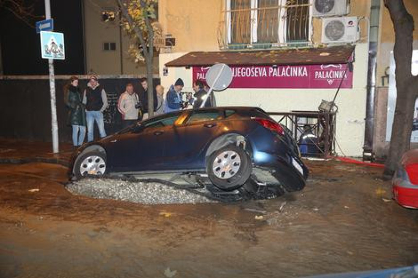 Beograd: Ulice koje "gutaju" sve redom 