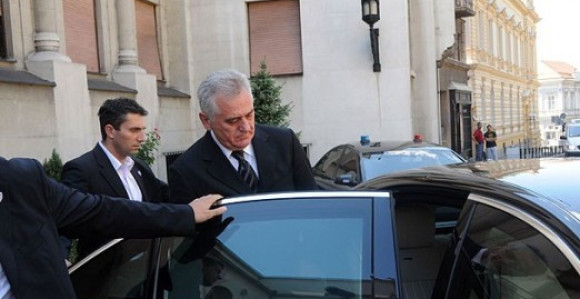 Bez blindiranog auta za vožnju van Beograda