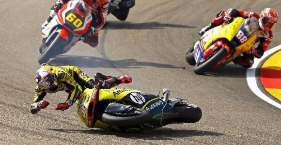 Video, 2016. godina - Moto GP zvijezde padalice: Smrt i 1.062 udesa kraljevskih motociklista...