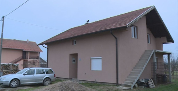Prvo ubio majku, pa sebe!