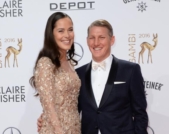 Kirstea: Raste joj stomak, Ana mi šalje fotke!