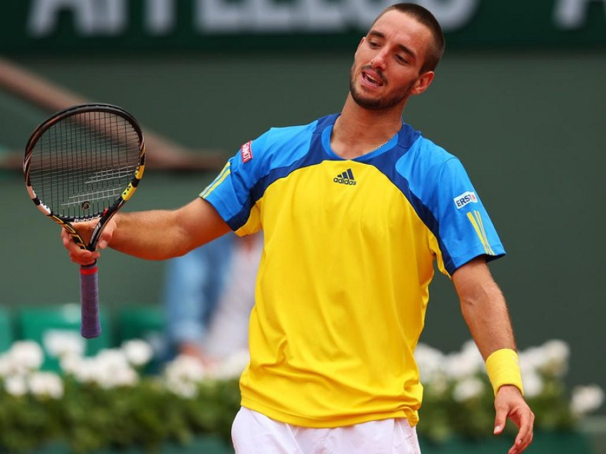 AO - Troicki: Opet me je razbio paralelama!