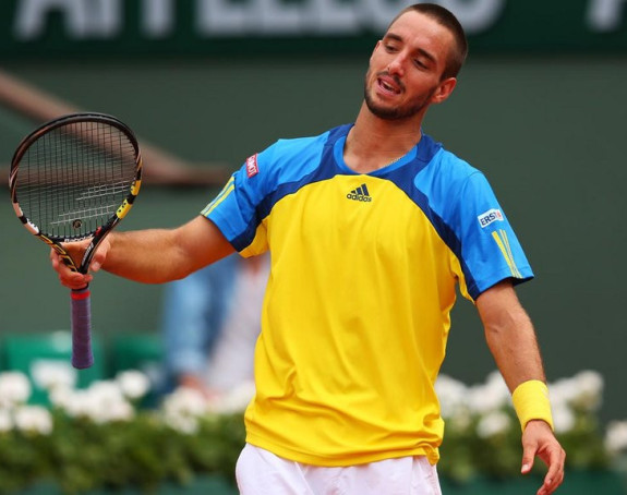 AO - Troicki: Opet me je razbio paralelama!