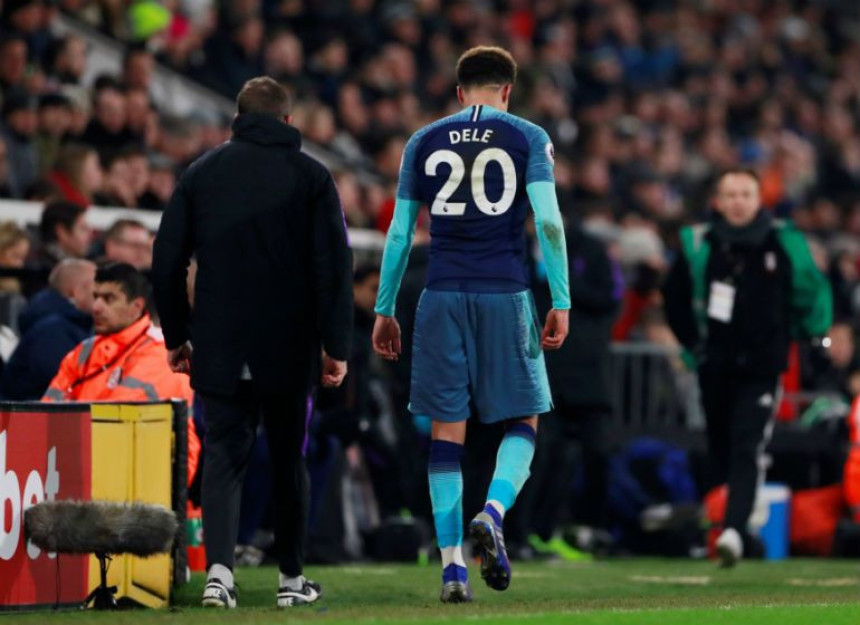 To je već prava noćna mora: Povrijedio se i Dele Ali!