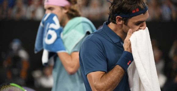 АО: Циципас избацио Федерера!