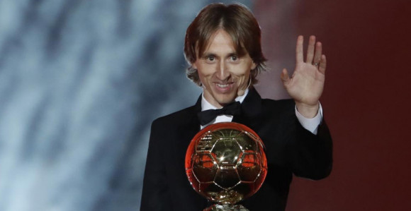 Modrić u društvu srpskog pjevača