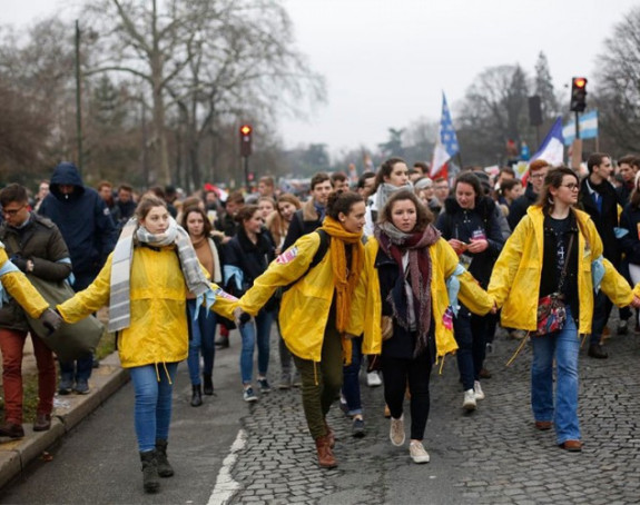 Hiljade Francuza protiv abortusa 