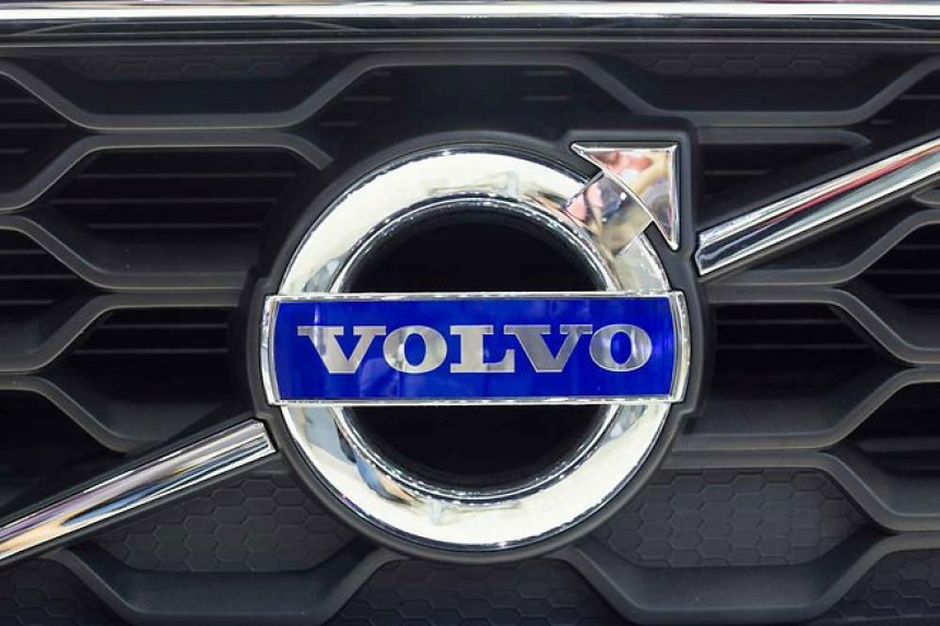 "Volvo" povlači 59 hiljada automobila