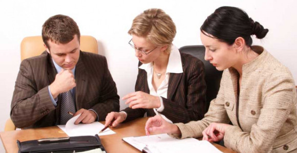 Duguju advokatima 4,3 miliona KM