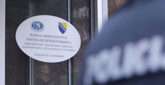 Suspenzija zbog odavanja tajne 