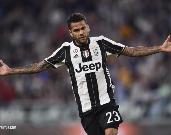 Alves kritikovao Upravu Barselone!