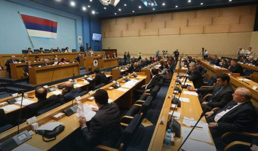 Poslanici o još jednom zaduženju