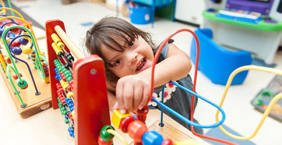 Novi test omogućava ranije otkrivanje autizma?